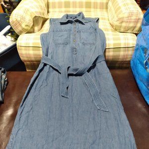 ~Chaps Woman's Sleeveless Dress, sz. lg~